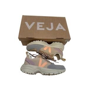 VEJA Venturi VC Suede Almond Peach Sneakers NIB Sz 7 Contemporary Women Lace Up